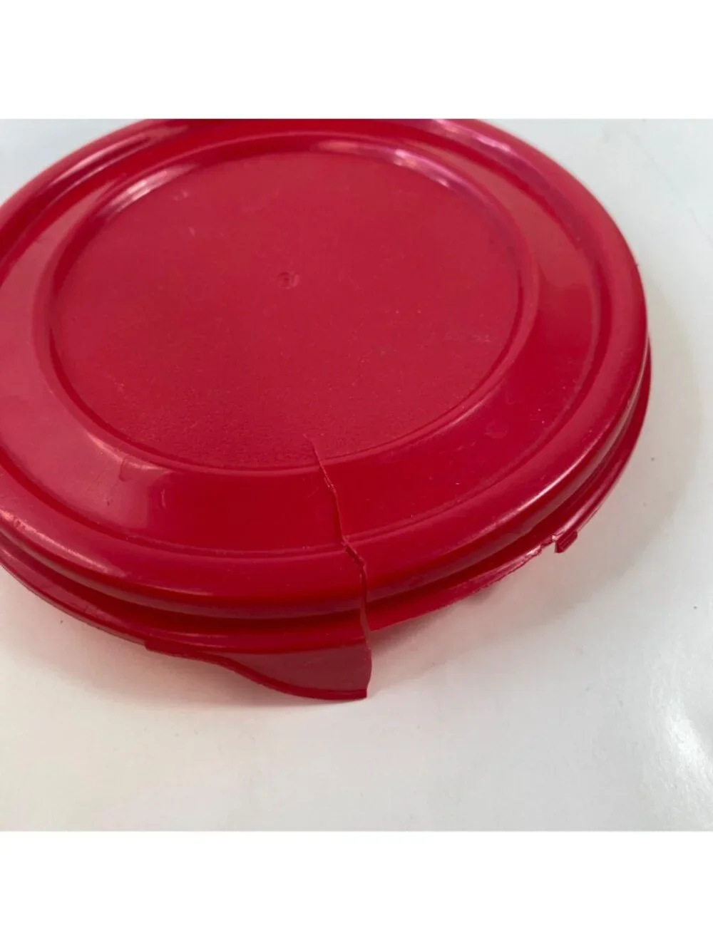 Set Of 3 Red Lid Plastic Food Storage Containers Stackable Design BPA-Free
